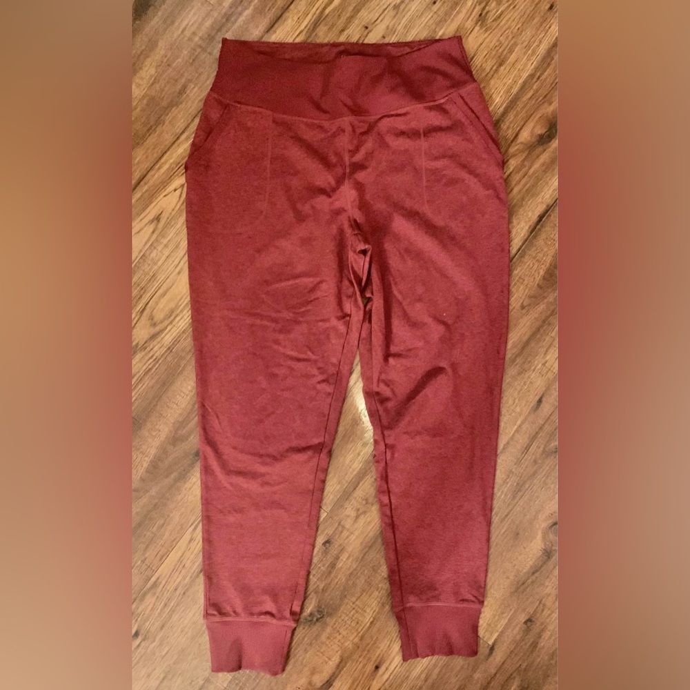 Women's Red High-Waisted Leggings